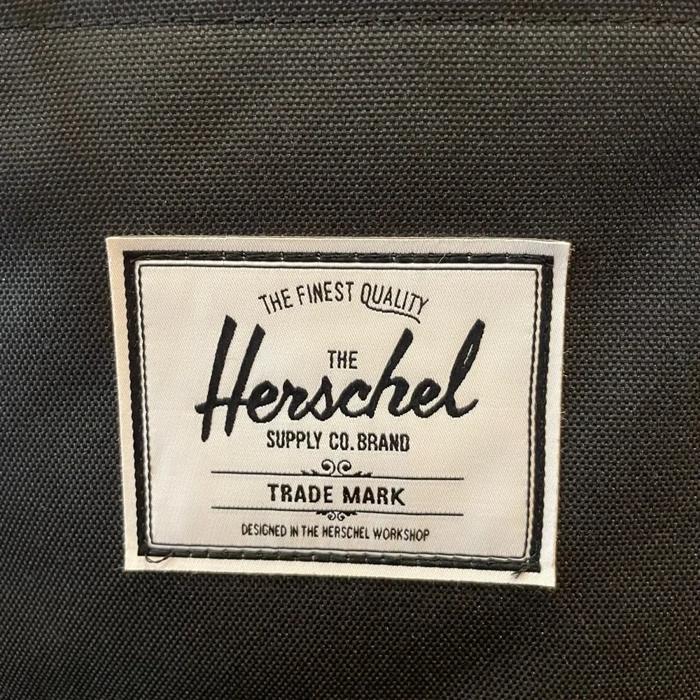 Herschel Supply Co. Retreat Backpack Padded‎ Interior Laptop Sleeve Black Brown